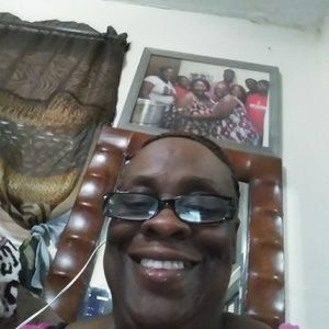 Meet your Posher, Denise